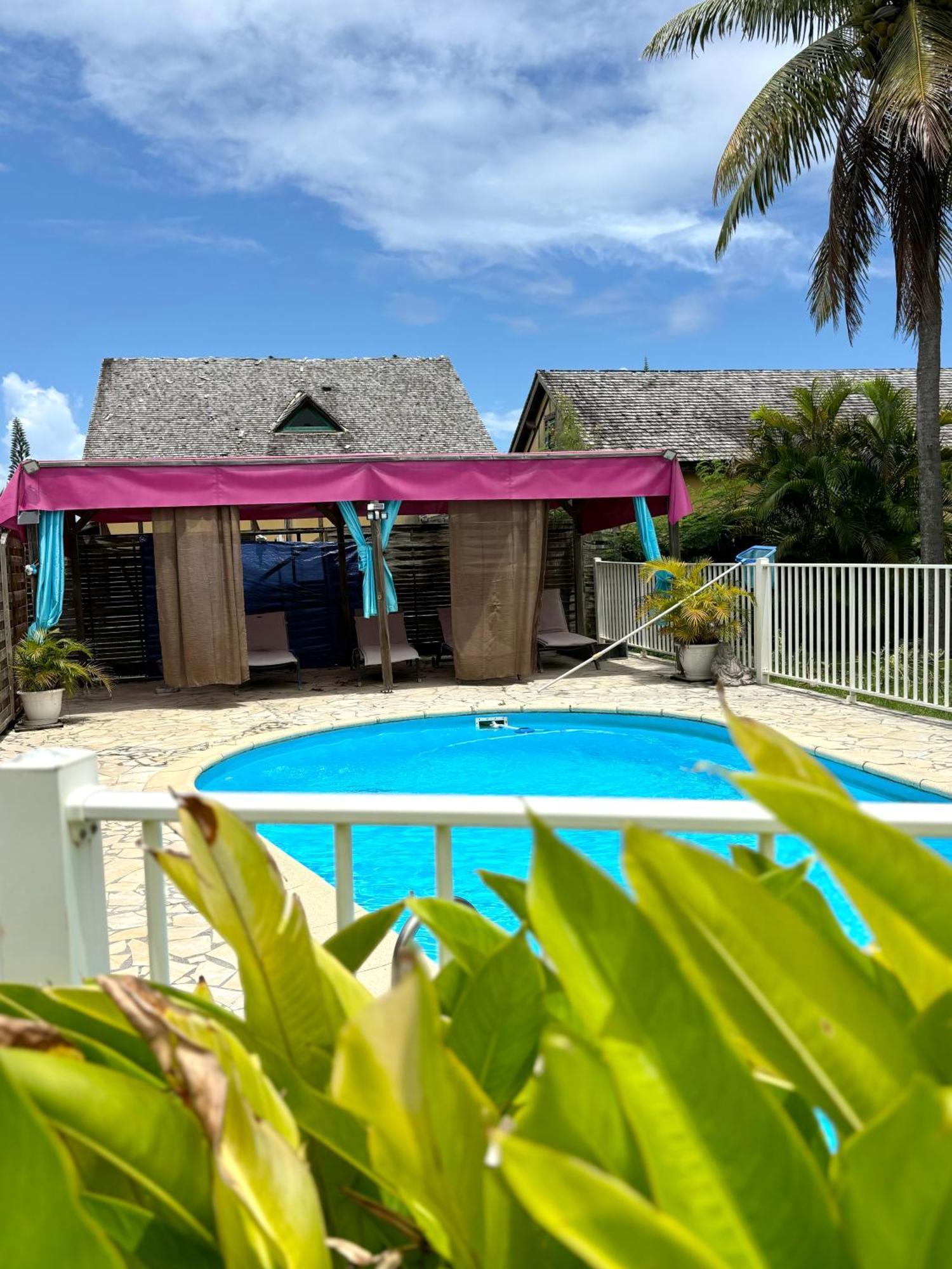 Le Nid De Lorhila - Jacuzzi, Piscine, Plage Sainte-Anne  Extérieur photo