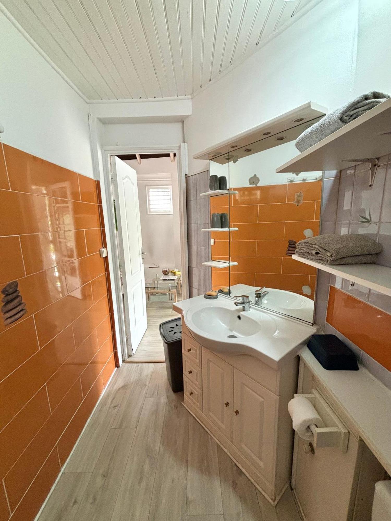 Le Nid De Lorhila - Jacuzzi, Piscine, Plage Sainte-Anne  Extérieur photo
